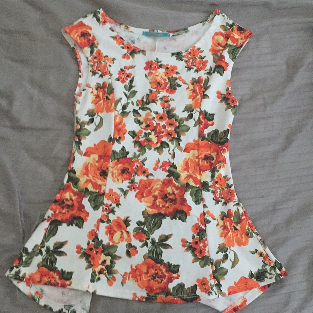 no sleeves, dressing top.